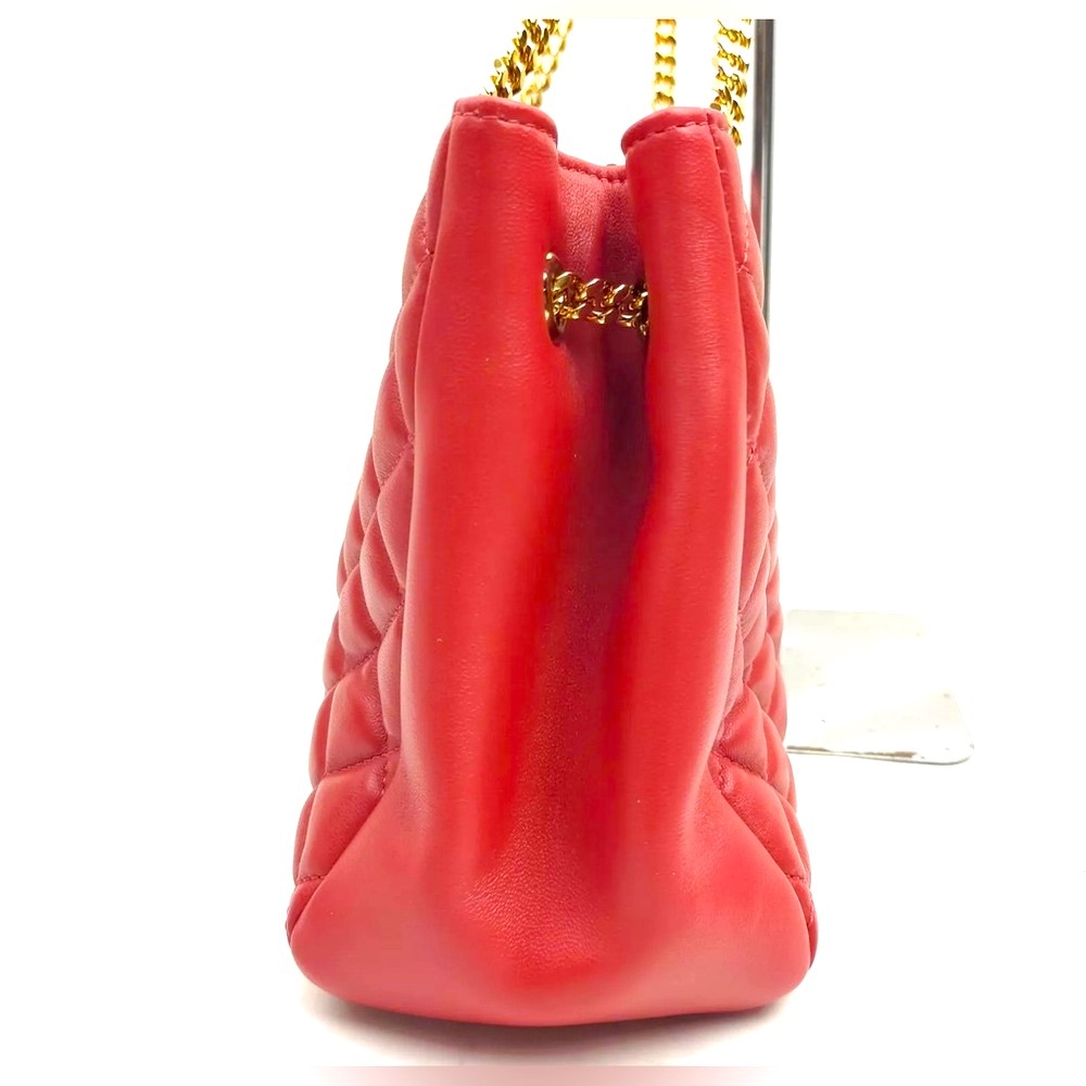 ❌SOLD❌Versace Medusa Quilted Leather Tote Bag - Picture 4 of 10